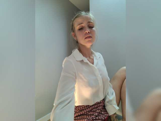 Vysílací screenshoty LEILA-ANGELL