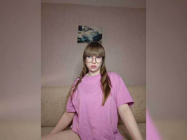 Fotky LilyCandy Welcome to my room. My name is Julia. Don't forget to put love and subscribe *In addition to privates, I go to a group (60tknmin). The strongest vibration is 222tkn