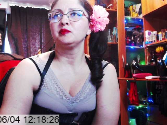 Fotky ImperatrizaDS ImperatrizaDS: Hi! #pvt #findom #humiliatrix #worship #sph cbt mindfucking&blowing&control #talk #pm 50 #c2c #strapon #boots #heels 116 #pantyhose #nylons 105 #cfnm #smoking 30 #bills #snapfingers1 #mistress #bdsm