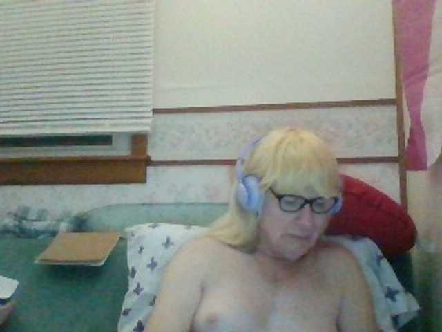 Fotky acorn551 Special For 100 tokens watch me strip down to my birthday suit !!!!!TOPIC: Loven if you like my smile any tips if you like me!Show tits---50 TokensShow pussy----110 TokensShow ass--90 TokensLove my smile ---20 tokens Pussy Licker Vib --- 150