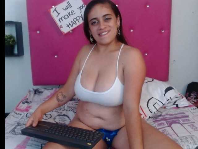 Fotky ADAHOT WOULD YOU LIKE TO PLAY WITH ME THROUGH MY LOVENSE LUSH?