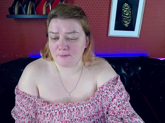 Vysílací screenshoty AdelleQueen