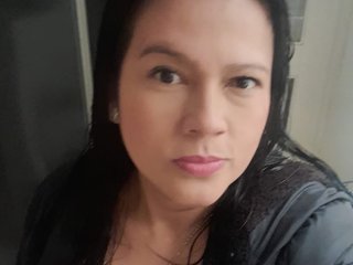 Erotický videochat Adriana-Rodriguez