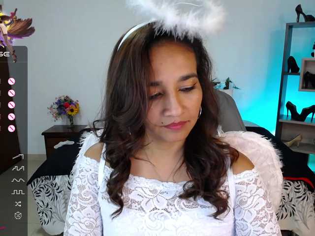 Vysílací screenshoty aisha-collins