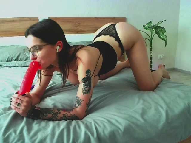 Fotky ALAN-TATTY want to play with you) pvt is on) undress me for 150 tokens)