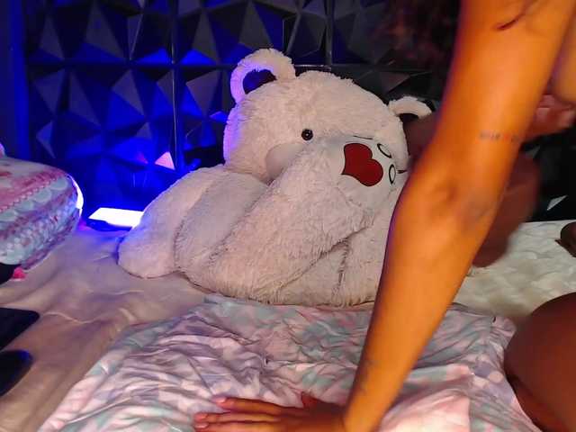 Vysílací screenshoty alessiasmith1