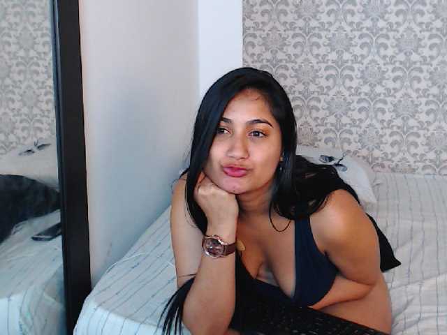 Fotky AlexaCruz Hey come and tell me wht blow your mind!Make you cum with my squirts!! #new #clit #ass #pussy #latina #boobs #curvy