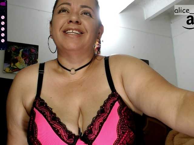 Fotky AliceTess Let's have a great time together, make me feel happy and horny with u tips!! #milf #latina #mature #bigtits