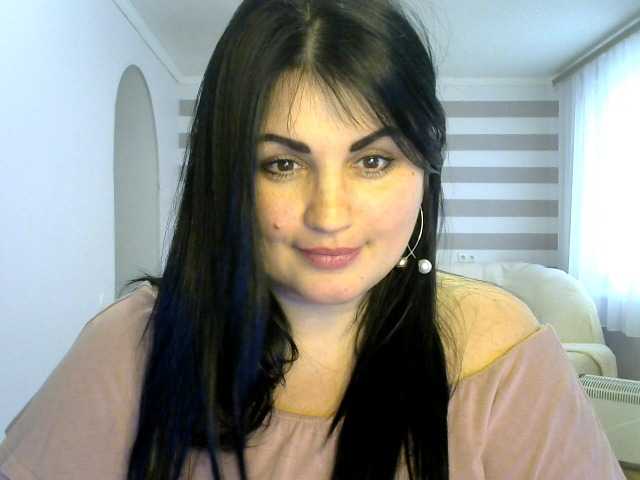 Fotky AlinaVesko I am non nude =)I DO NOT MAKE SHOWS IN MY ROOM IS CHAT ONLY