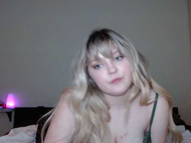 Fotky AlisaSnow Who wants this YOUNG SLUT to call them DADDY! 5000 cum show!