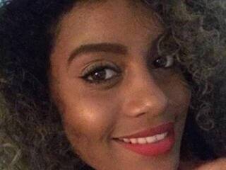 Erotický videochat AlliiBrown