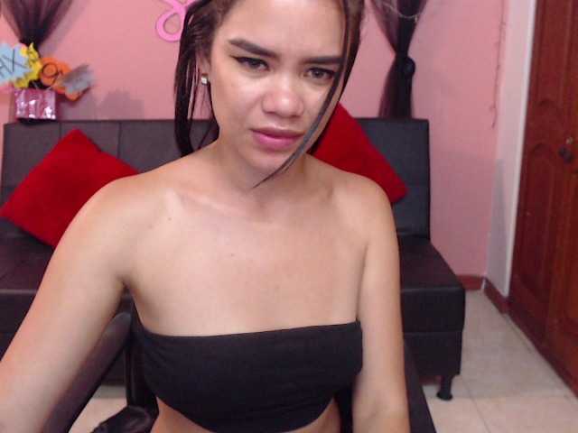 Fotky AmberFerrer Hi guys, want to see my bathroom show? We are going to have fun a little, embarking on my face and whatever you want #teen #bigass #latina #bigboobs #feet