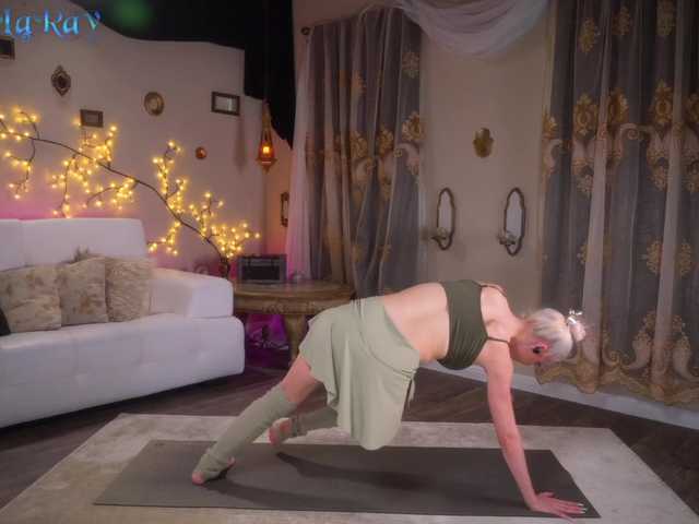 Fotky AmberLaRay I will respond to tips after my yoga pre-show ❤The Always Happy, Always Horny❤ #fit #bigclit #bigass #bigboobs #joi