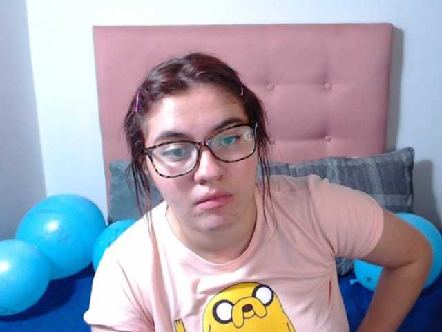 Vysílací screenshoty Amy-Fox