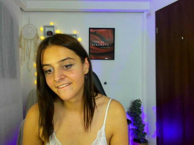 Fotky Amy-Kush Hi !Im a #new and #naughty #teen here. . Join me for some fun