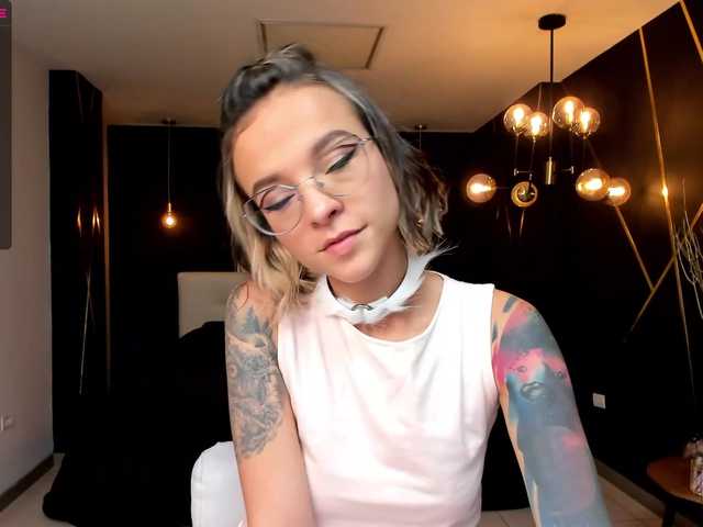 Vysílací screenshoty AmyAddison