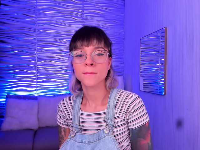 Vysílací screenshoty AmyAddison