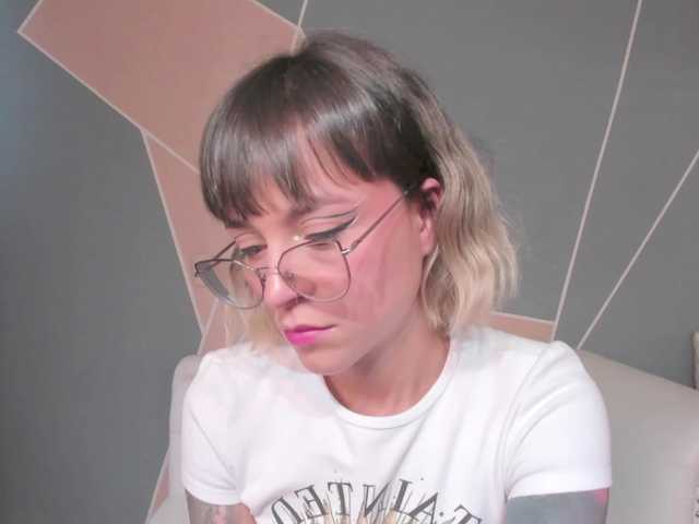 Vysílací screenshoty AmyAddison