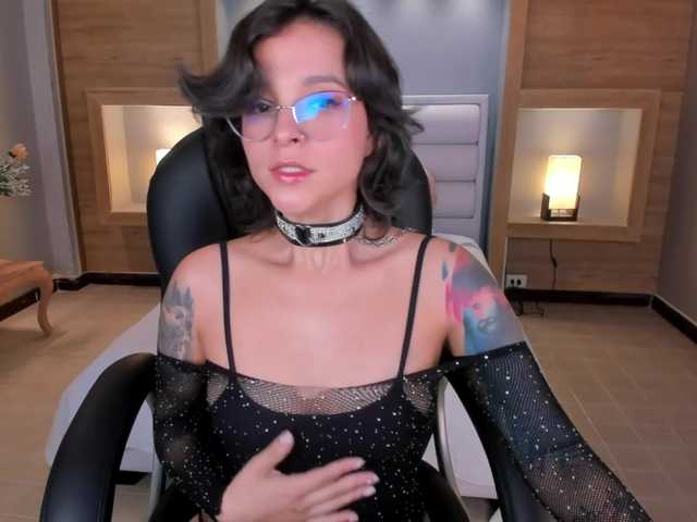 Vysílací screenshoty AmyAddison