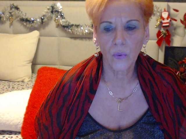 Fotky ANGELGRANNY welcom guys..pm..50 tk..pussy or ass..100..tits or feet..50..let s have fun