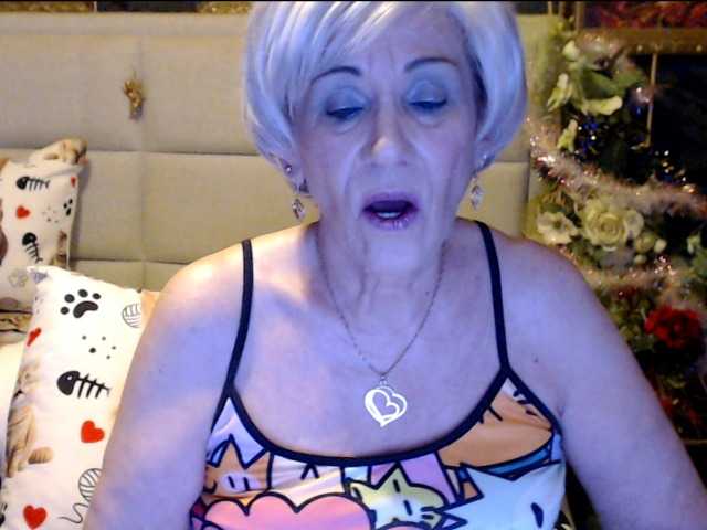 Fotky ANGELGRANNY welcom guys..pm..50 tk..pussy or ass..100..tits or feet..50..let s have fun