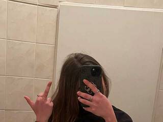 Erotický videochat anirie_findom