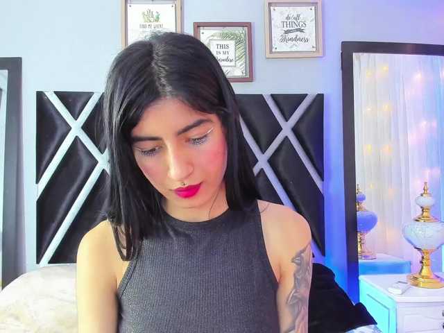 Fotky AnnieCloe 'CrazyGoal': Hey Im again here!! We play now together and make me happy with your gift #latina #sexy #pvtopen #pvt #pussyplay Promo 3 pictures for 10tks @ 99