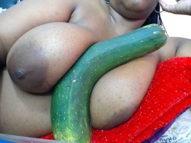 Fotky antonelax #ass #pussy #lush #domi #squirt #fetish #anal deep cucumber #tokenkeno