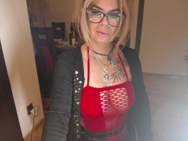 Fotky ArianeSexy Hello! Sexy milf here. TIP ME FOR FOLLOW.