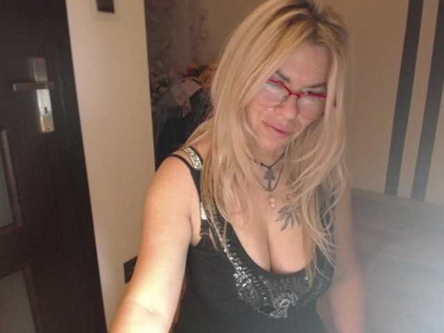 Fotky ArianeSexy Hello! Sexy milf here. TIP ME FOR FOLLOW.
