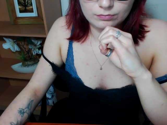 Fotky AriannaLady Hi. The red-haired kinky girl wants to have fun. Join me..