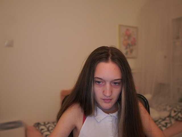 Fotky AriellaFerr00 Hi :* I'm a #new model :) I'm #18 since january, come and enjoy my #young body ;)