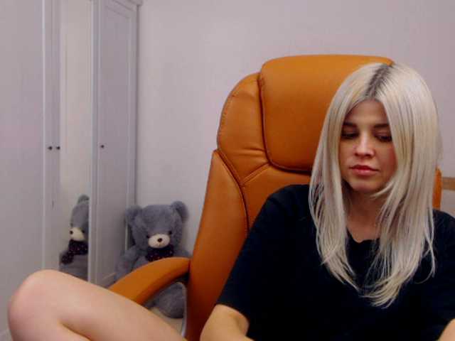 Fotky AryaJolie TOPIC: Hey there guys!! Let's have some fun~ naked strip 444tks, more fun pvt is on, or spin the wheell 199 or 599tks,kisses:*:*~