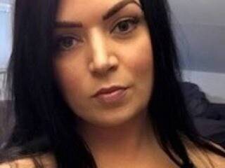 Erotický videochat Azriela8