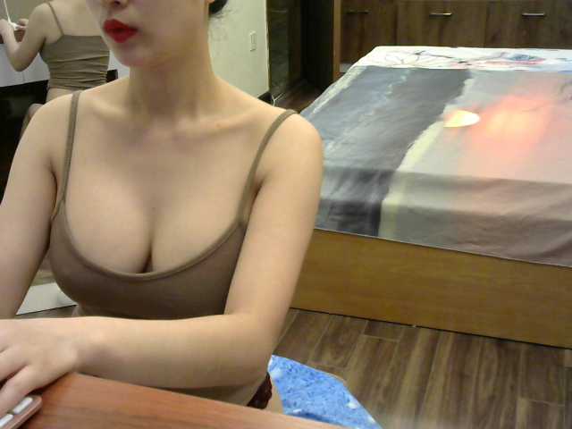 Fotky BabyWetDream Hi guys, my name is Mihako, flash boobs is 91 tokens, flash pussy is 99, dance is 100 squirt 500 --Need to 1000tokens squirt right now..