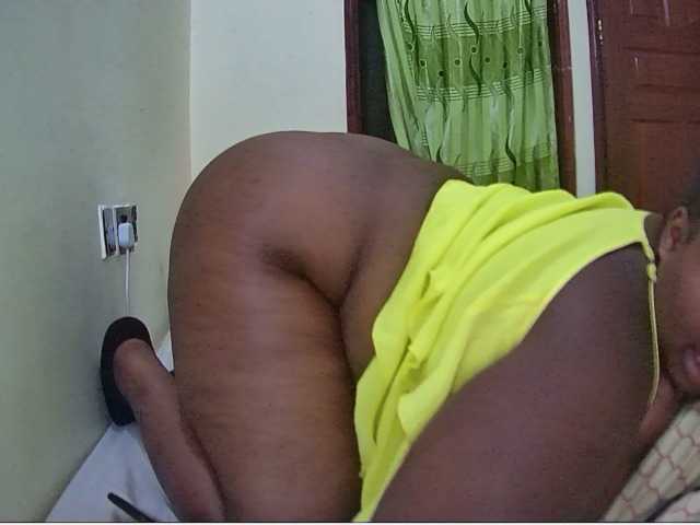 Fotky Bbwebony654 I am a sexy chubby woman. Ready to have fun with you. Welcome.