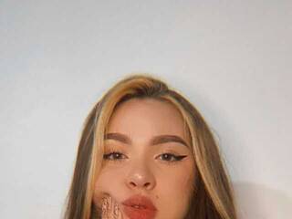 Erotický videochat Blondie-Kiutt