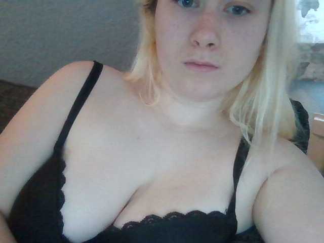 Fotky Busty-Blonde Get to know me ;)