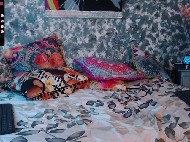 Vysílací screenshoty caitlin-gomez