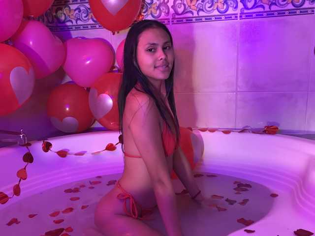 Fotografie profilu CamiyJenn