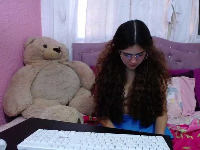 Fotky candy-lolly- Pervy daddys girl looking lovce and hard sex♥♥c2c open cam and wacth u 25tks♥