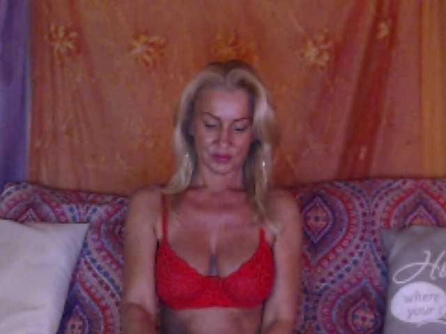Fotky candy12cane Strip Show in PVT! blonde #classy #sensual #show #private #oil #naked #bigboobs #c2c #talkative #tan