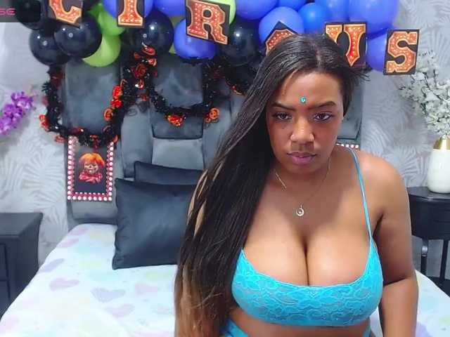 Fotky CarolineCruz Goal: Come and relax with my body full cover in oil, play with my favorite vibrations