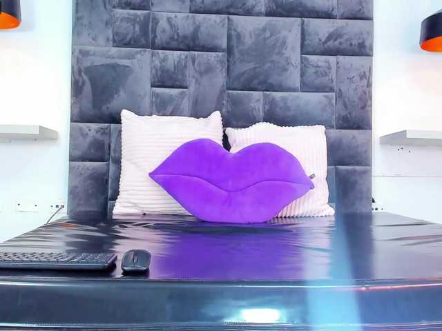 Fotky Channel-crush ⭐ WELCOME TO MY ROOM, MY LOVE! ⭐ ENJOY AND BE PART OF MY SHOW BY CONTROLLING MY LUSH ... ! ⭐ PVT RECORDING IS ON!