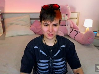 Erotický videochat CharlieeAdams
