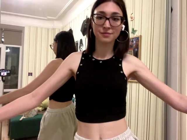 Vysílací screenshoty CherlynLinehan