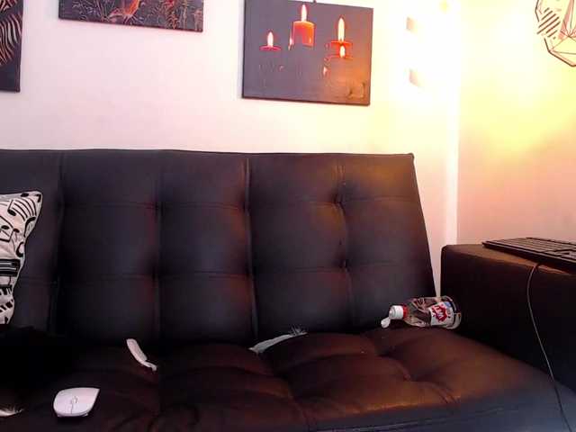 Vysílací screenshoty Chloe-Ross