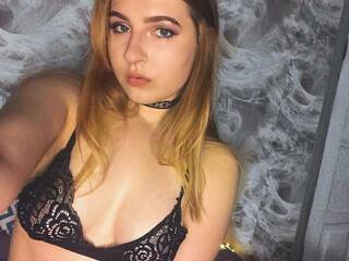Erotický videochat Chloehornybae