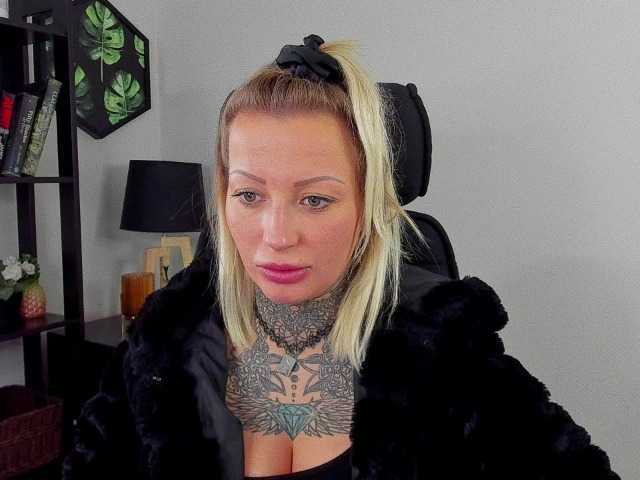 Fotky ChloePleasure #tattoo#dominate#femdom#cuckold#dirtytalk#fantasize#joi