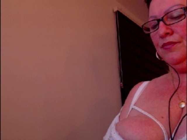 Fotky Connyat99 Make Mistress Conny happy with the vibration 201 ultra high kiss tits flash 80 tips guys kiss